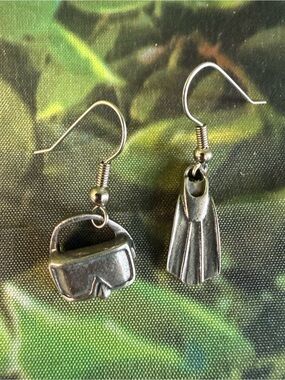 Vintage 1993 Danforth Pewter Scuba Diving Earrings Mismatched Mask & Fin Signed